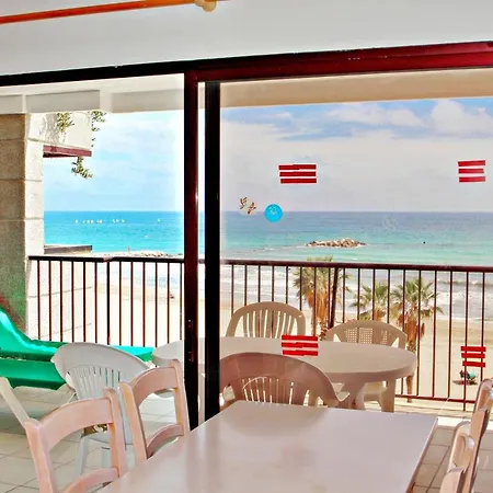 Ines-3 - Oceanfront In Apartment